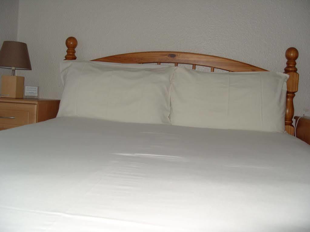 Fairways Guest House New Quay Екстериор снимка