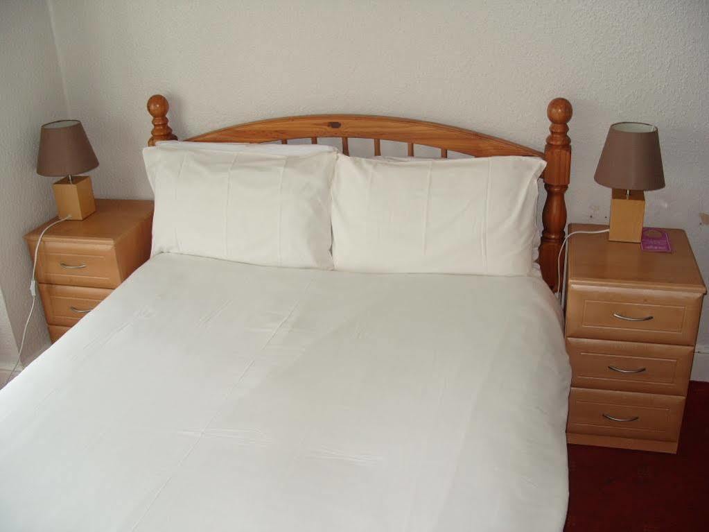 Fairways Guest House New Quay Екстериор снимка
